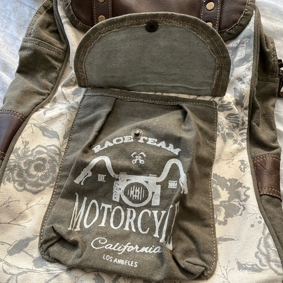 CLEA RAY BACK PACK CANVAS AND LEATHER FLORAL BEIGE AND GREEN COLOR - Picture 11 of 13